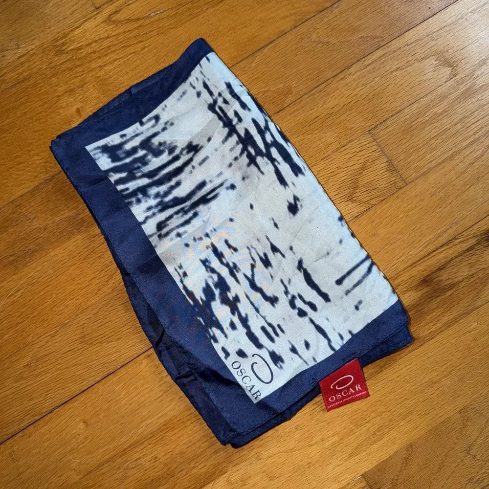 Oscar‎ De La Renta Scarf Navy Blue 100% Silk Rectangle Oblong Geometric Print